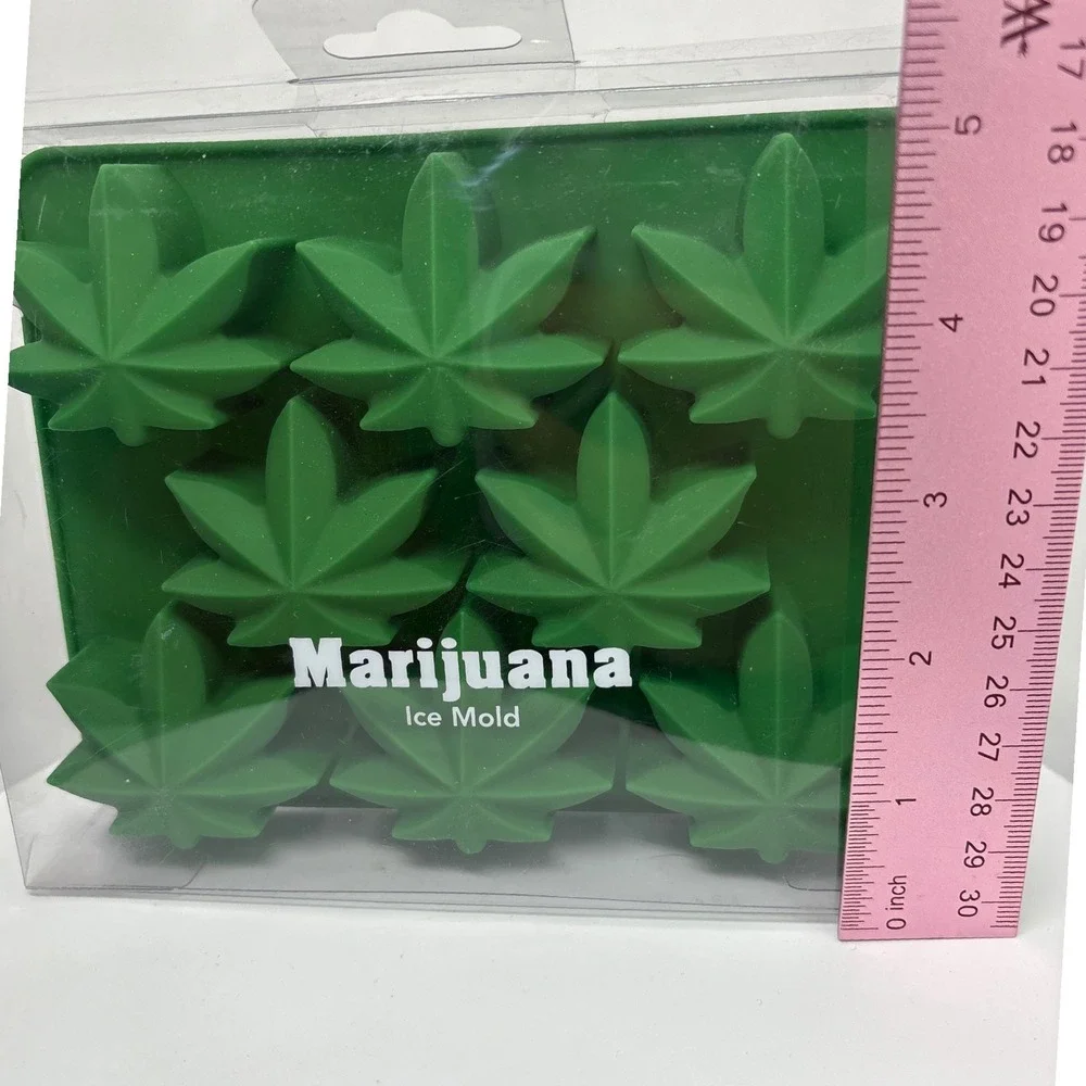 Gag Gift‎ Marijuana Leaf Ice Mold Novelty Kitchen Bar Accessory Green Silicone